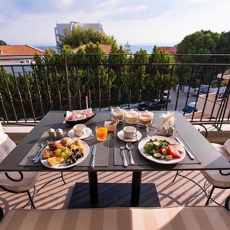 Neikos Mediterraneo Luxury Suites Hanioti Buitenkant foto