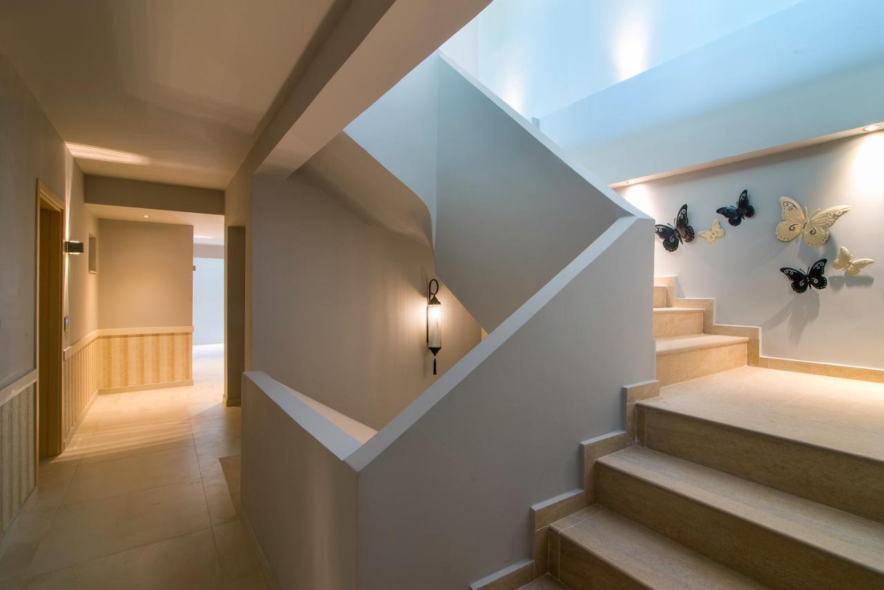 Neikos Mediterraneo Luxury Suites Hanioti Buitenkant foto