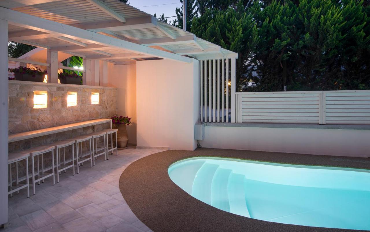 Neikos Mediterraneo Luxury Suites Hanioti Buitenkant foto