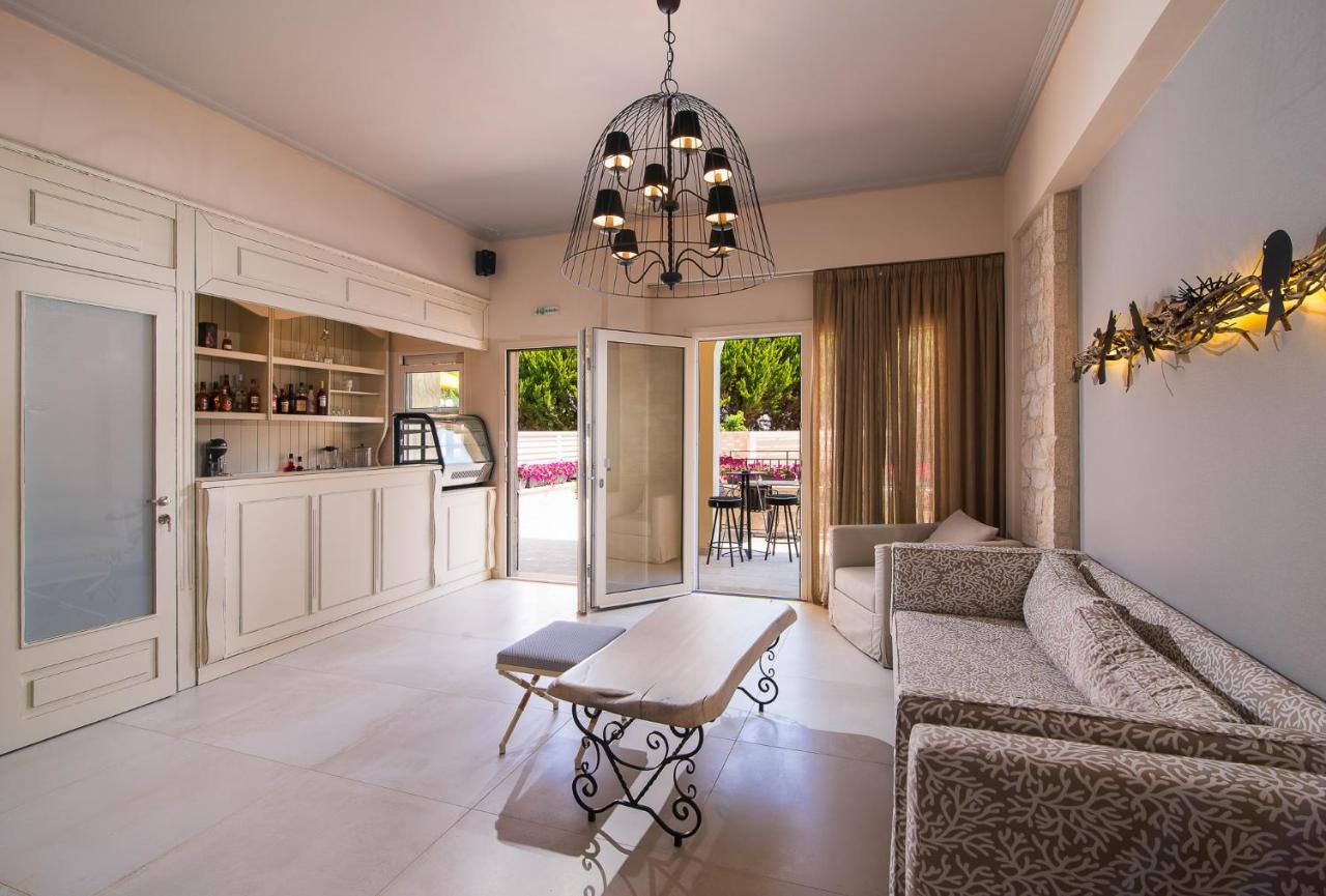 Neikos Mediterraneo Luxury Suites Hanioti Buitenkant foto