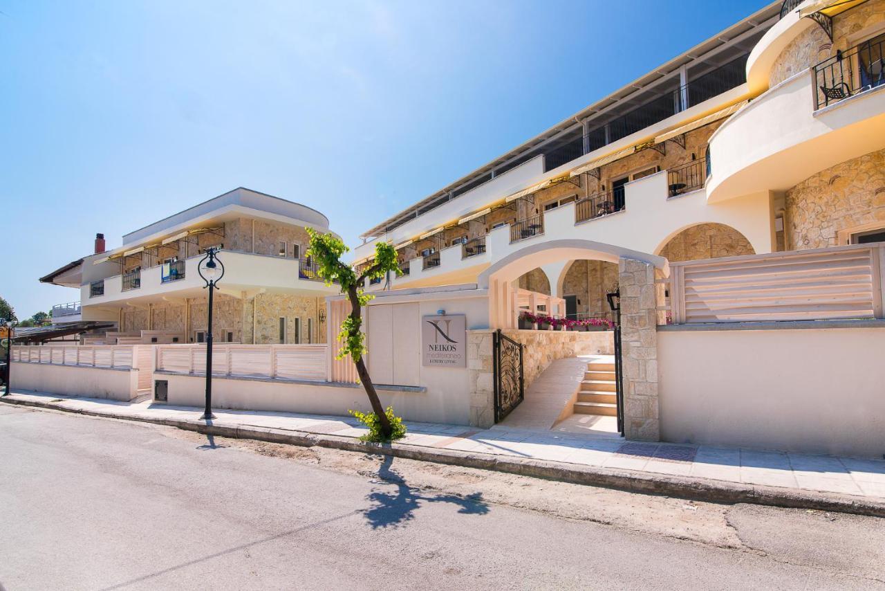 Neikos Mediterraneo Luxury Suites Hanioti Buitenkant foto