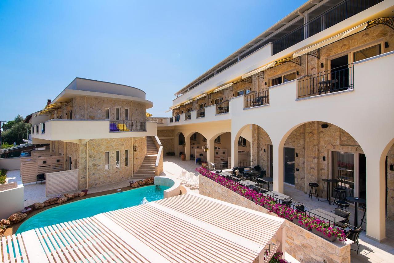 Neikos Mediterraneo Luxury Suites Hanioti Buitenkant foto